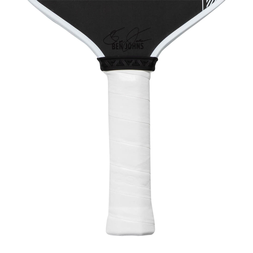 JOOLA Hyperion Pro IV – 5.5 inch handle and 4.25 grip close-up